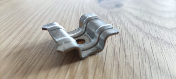 GRAPAS ACERO INOXIDABLE Y TORNILLOS TARIMA DECK.